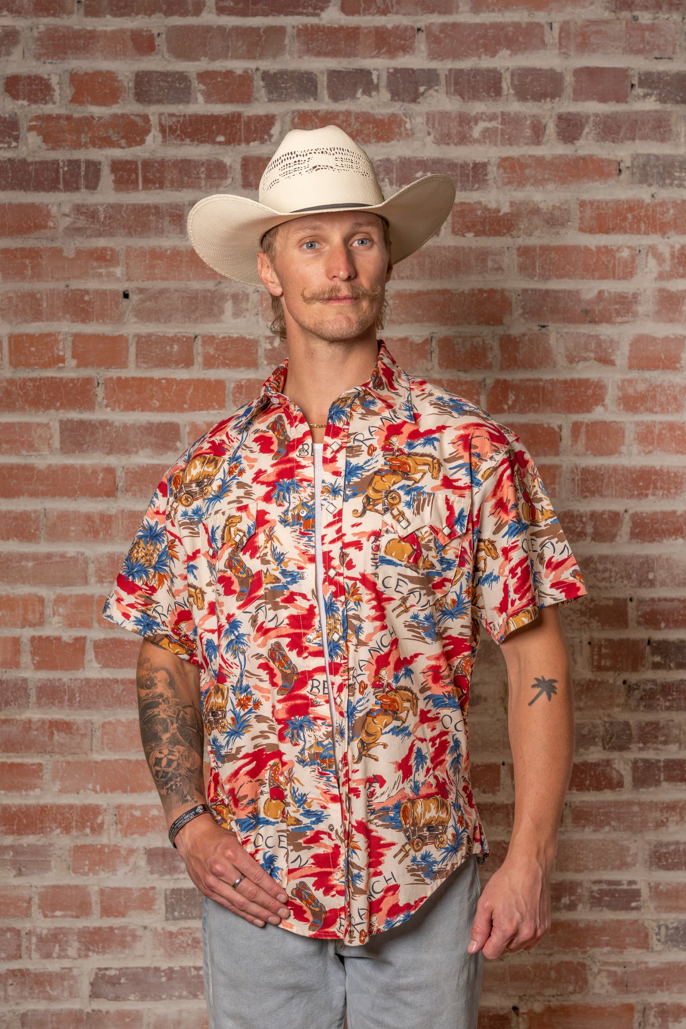Men’s Red Western Hawaiian Print Short Sleeve Shirt