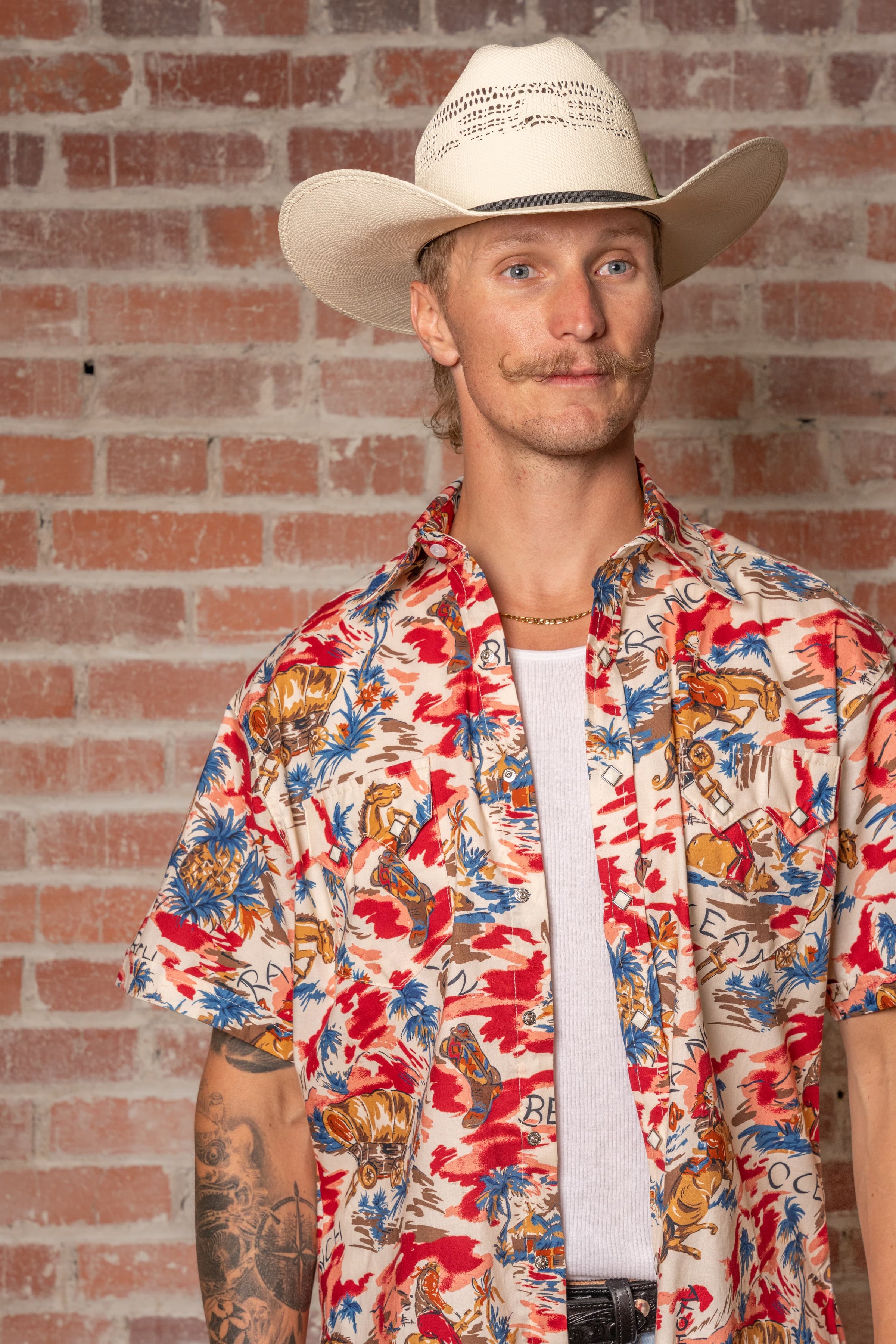 Men’s Red Western Hawaiian Print Short Sleeve Shirt