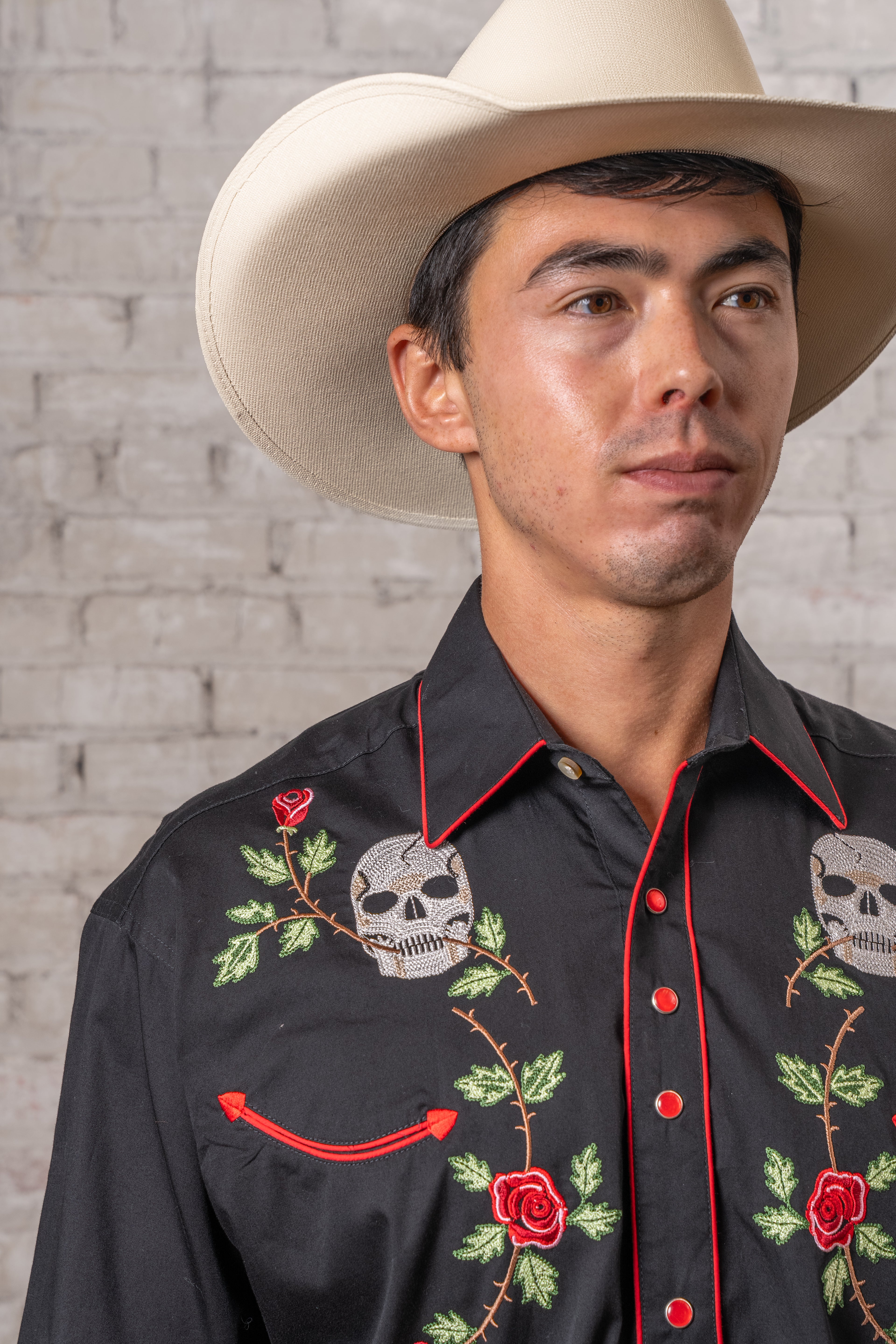 Rockmount Men's Skull & Rose Vintage Embroidered Western Shirt