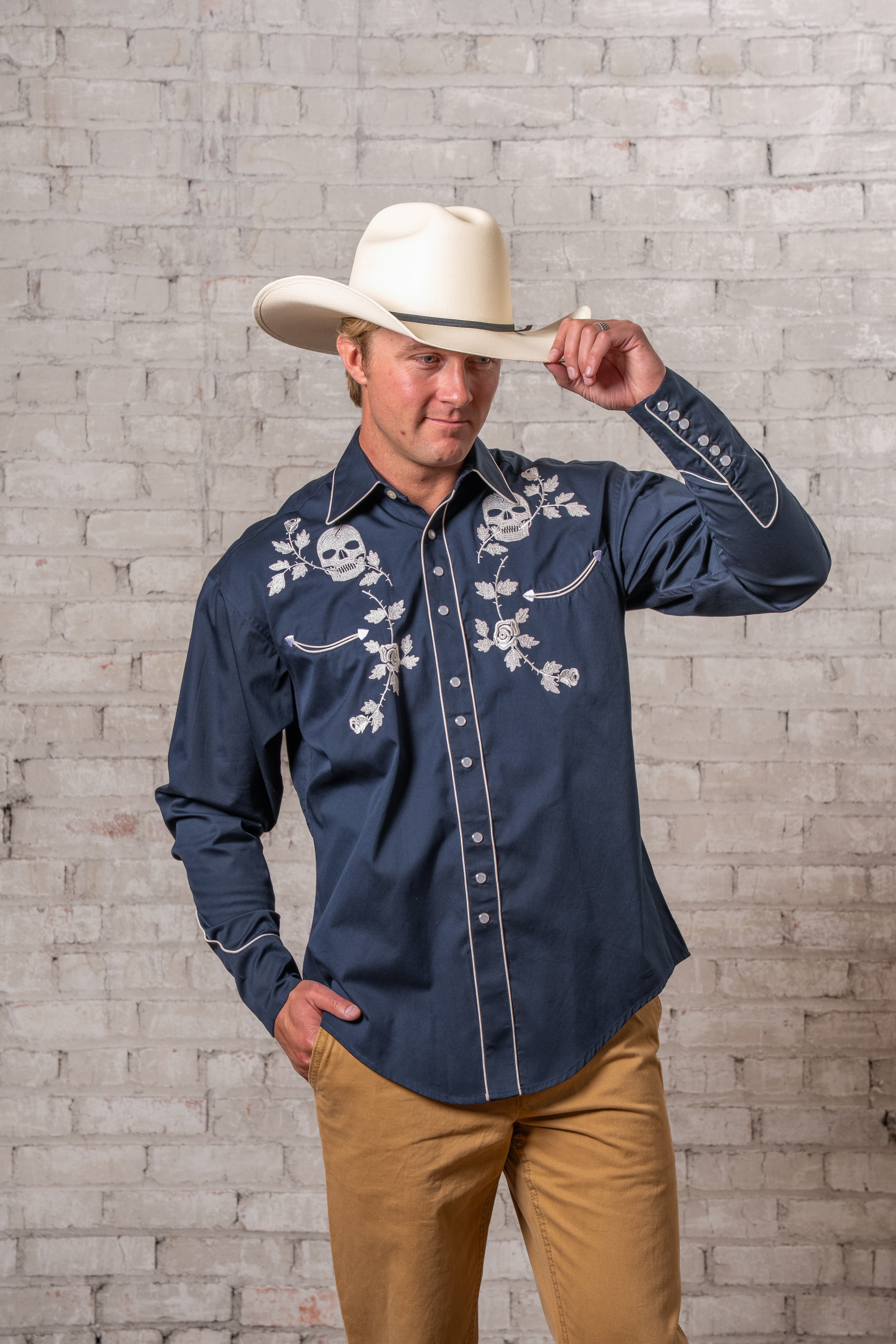 Rockmount Men's Skull & Rose Vintage Embroidered Western Shirt