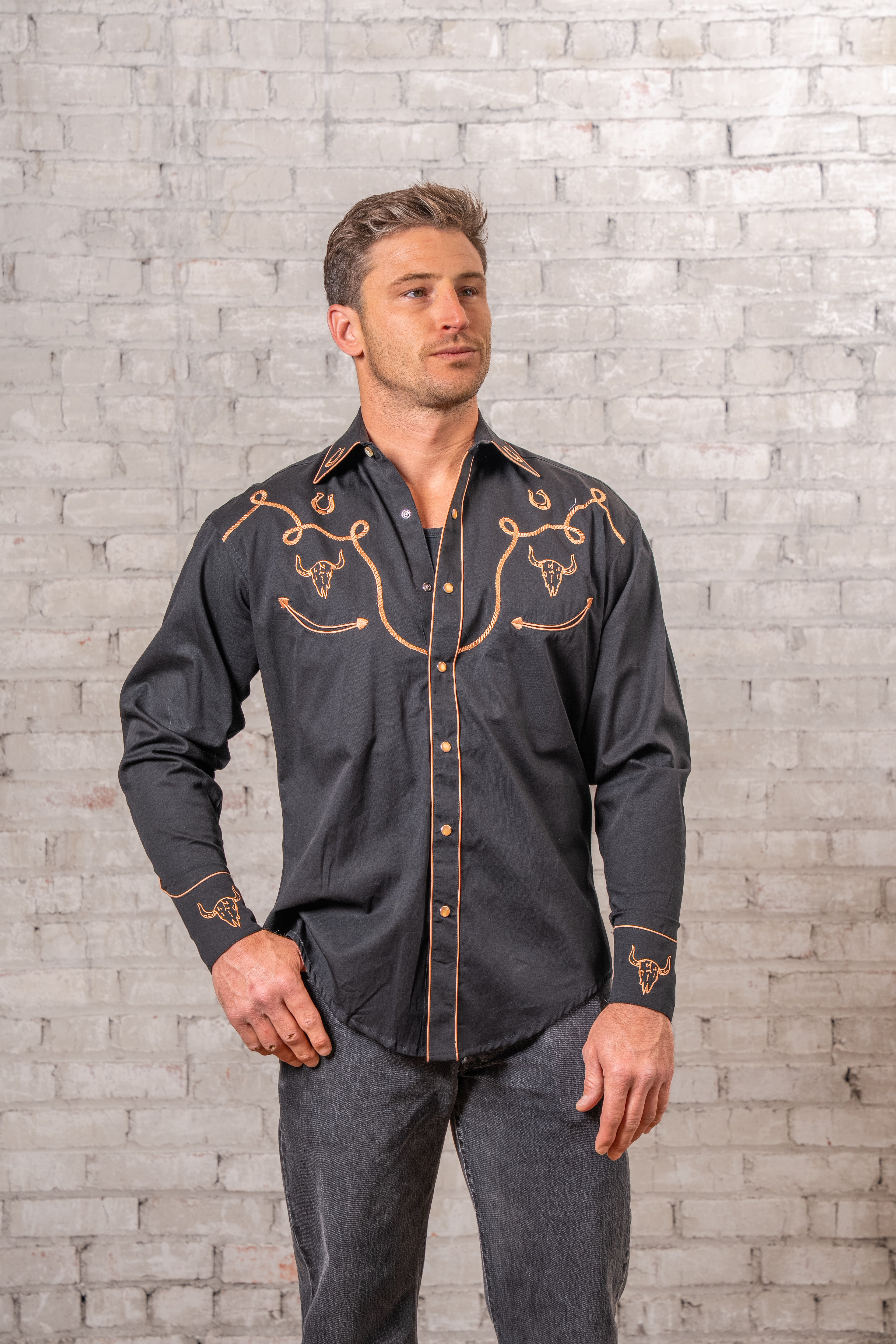 トップス vintage embroidery design western shirt Rockmount Men's Vintage Black embroidered Western Shirt with Back