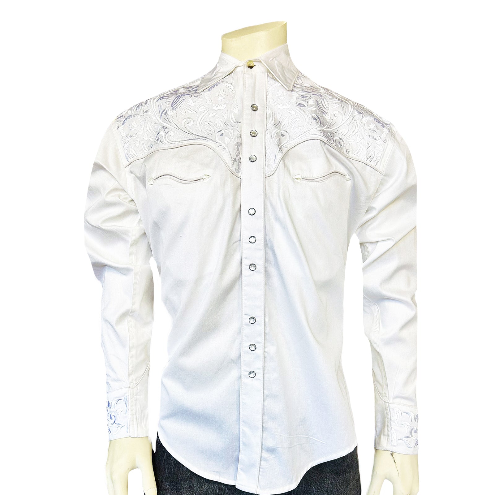 dress shirt cuff embroidery Though maybe not on trend right now, I still love having my initials put on the cuff of my shirts. Super cool way of adding personalization to your clothes!