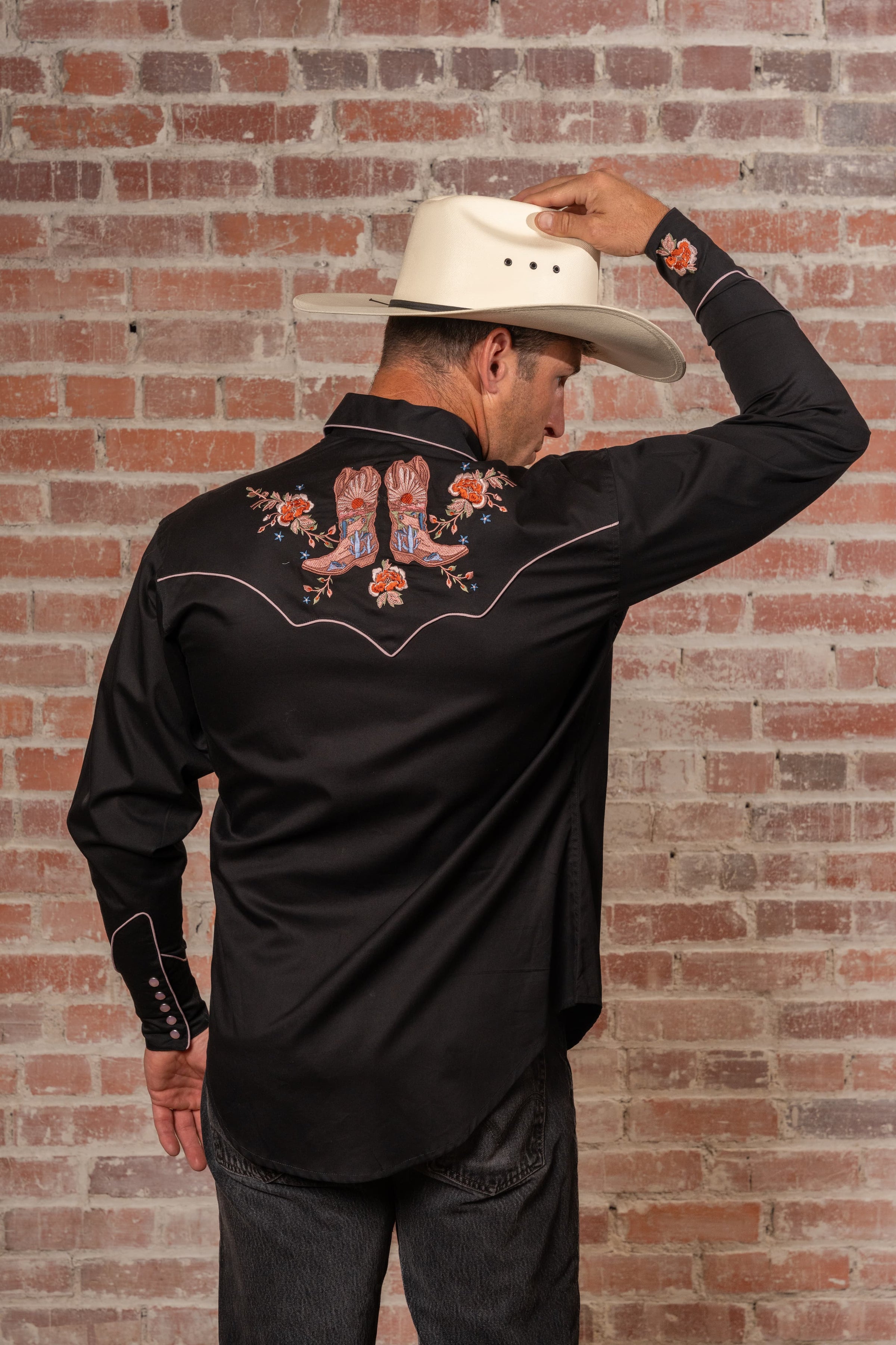 Men’s Black Sunrise Boot & Floral Embroidered Western Shirt