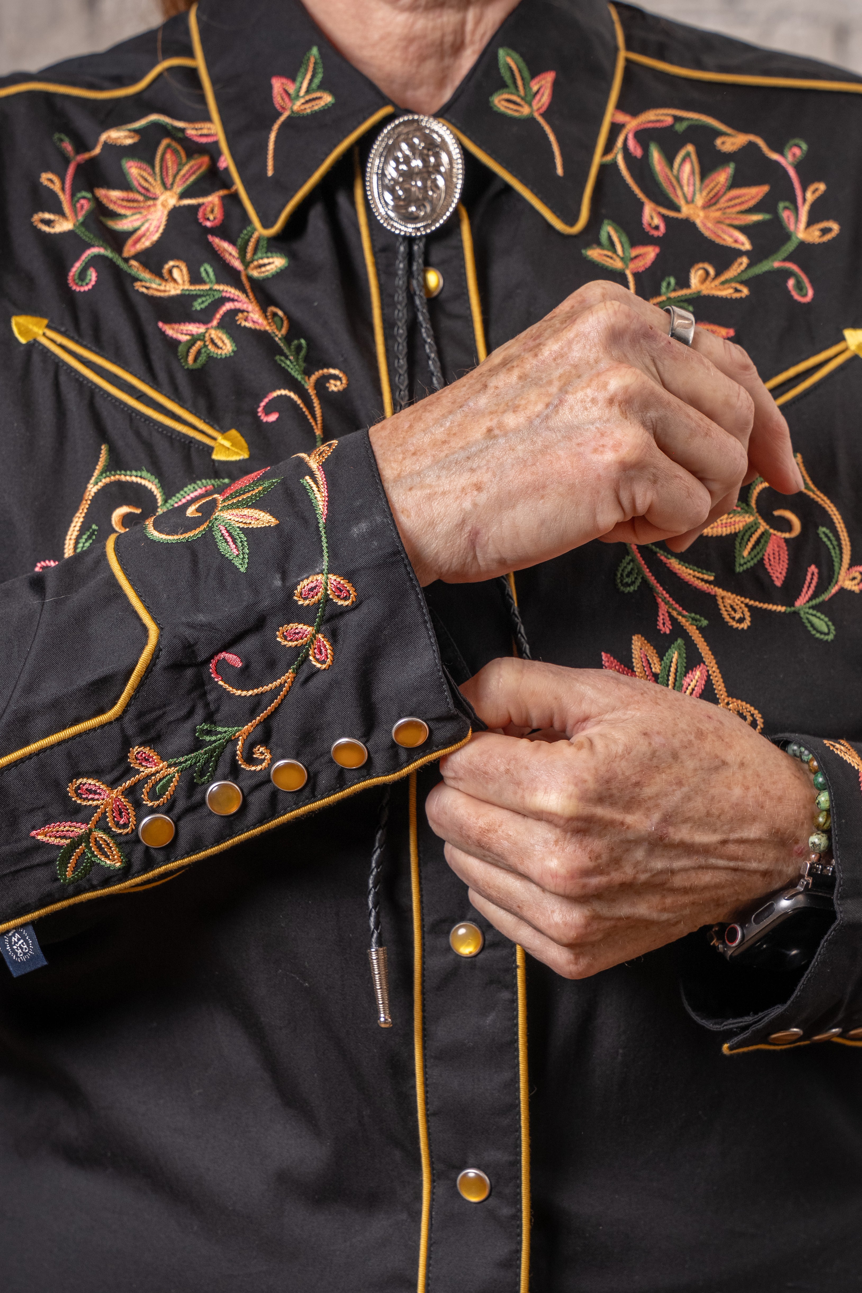 Women's Vintage Variegated Floral Embroidery