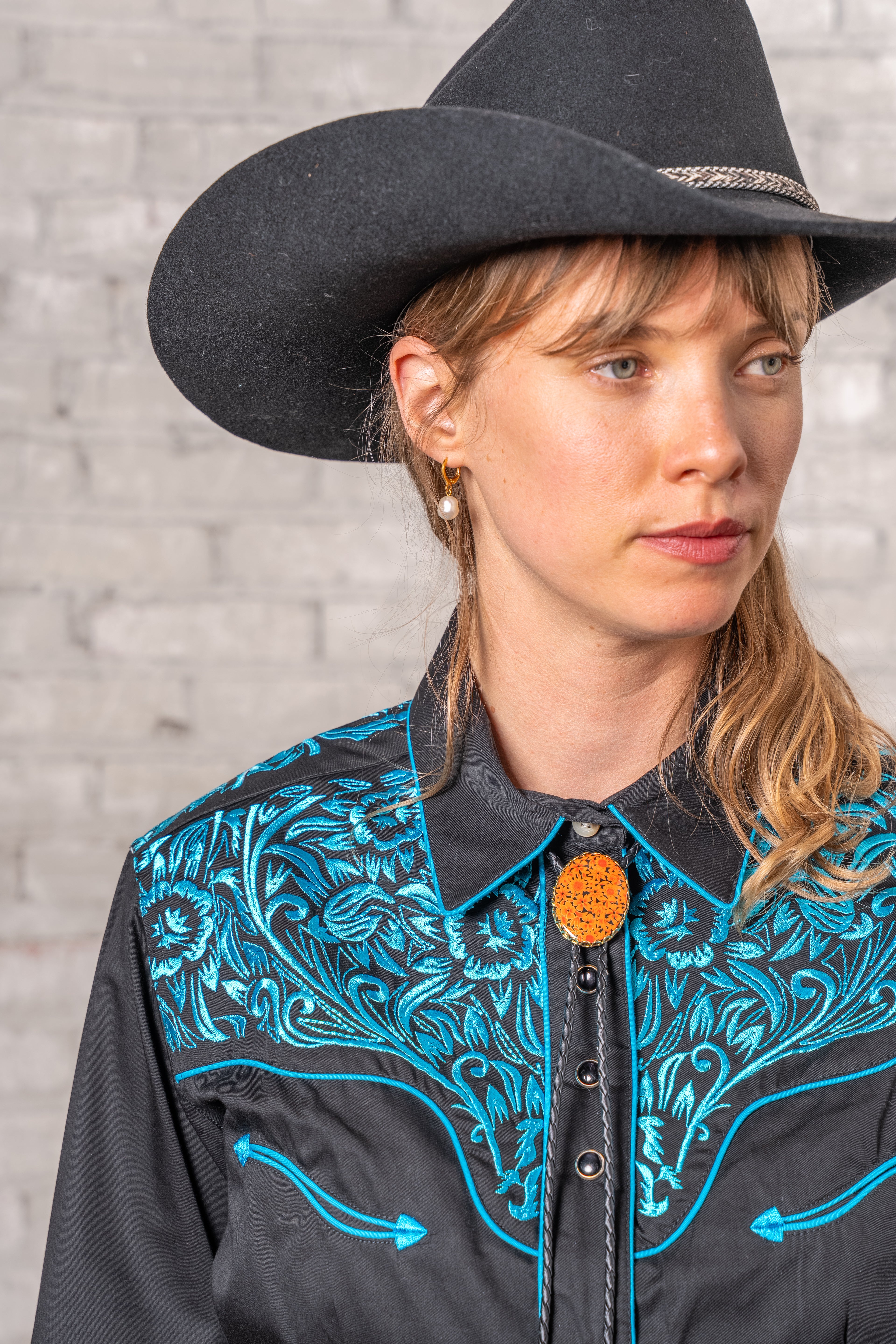 Rockmount Women's Vintage Tooling Embroidery Black & Turquoise Shirt